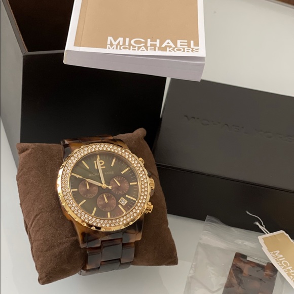 MICHAEL KORS Madison Tortoise Watch - Picture 5 of 16